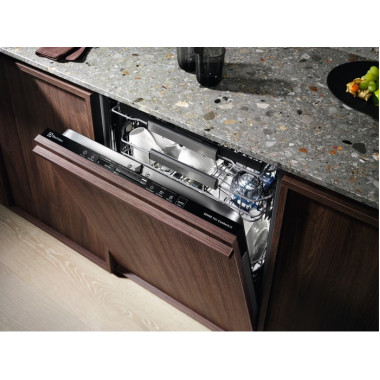 Встраиваемая посудомоечная машина Electrolux EEC 987300 L