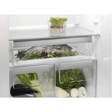 Встраиваемый холодильник Electrolux ENG 2854