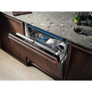 Встраиваемая посудомоечная машина Electrolux EMG 48200 L
