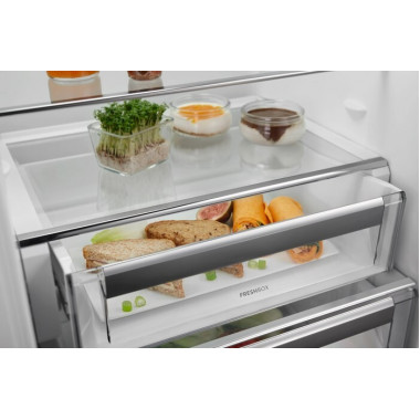 Встраиваемый холодильник Electrolux ENN 3074 EFW