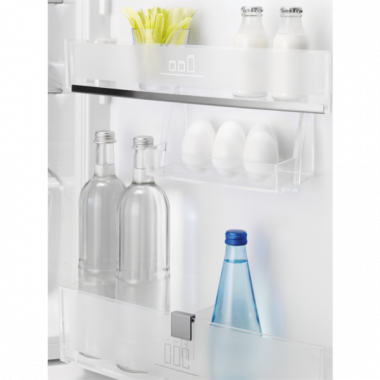 Встраиваемый холодильник Electrolux ENN 93111 AW