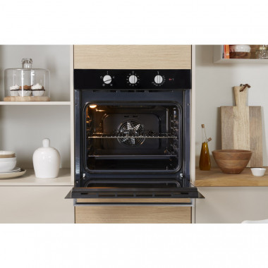 Газовый духовой шкаф Indesit IGW 620 BL