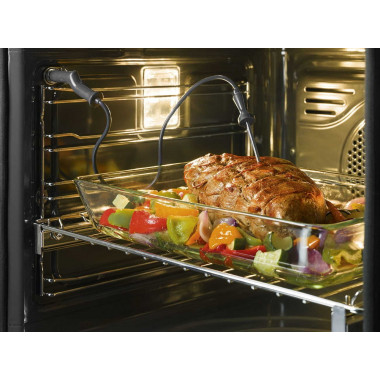 Электрический духовой шкаф Smeg SFP6106WTPS