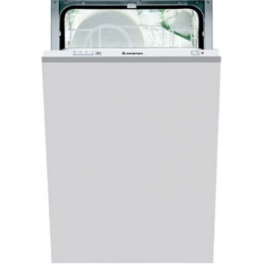Встраиваемая посудомоечная машина Hotpoint-Ariston LST 116
