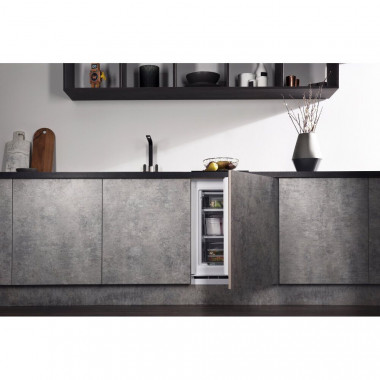 Встраиваемый морозильник Hotpoint-Ariston BFS 1222.1