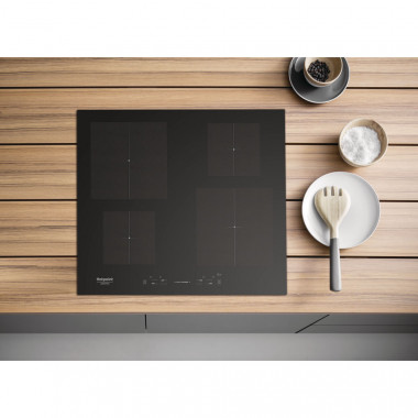 Индукционная варочная панель Hotpoint-Ariston KIS 640 C