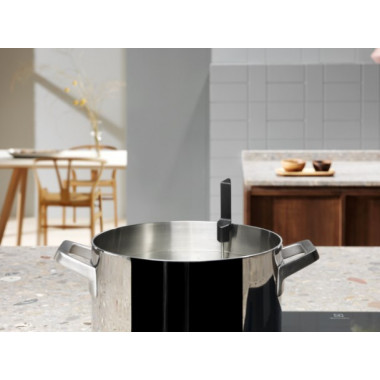Индукционная варочная панель Electrolux EIS8648 SensePro
